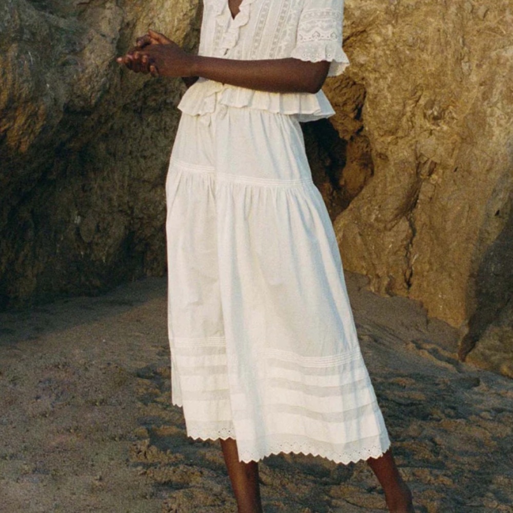 Doen sebastine skirt